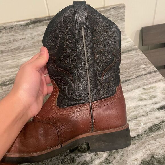 Ariat Western Boots - Picture 2 of 9